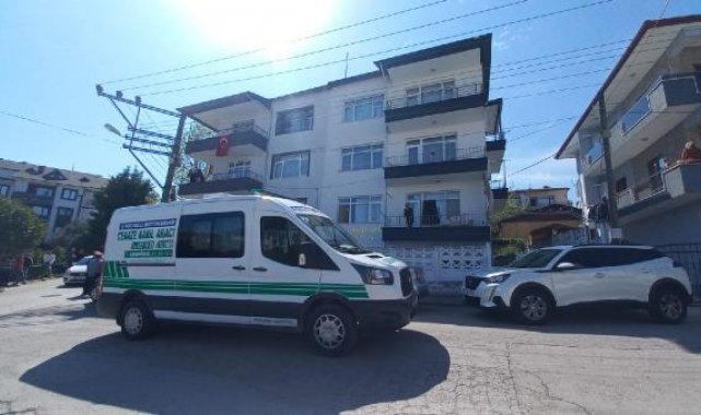 Ağabeyini uyurken bıçaklayarak öldürdü