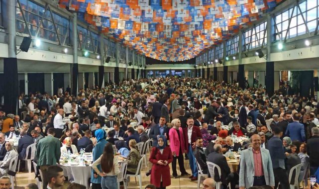 AK Parti Bursa teşkilatları iftarda buluştu