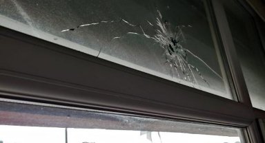 AK Parti Çukurova ilçe binasına silahlı saldırı