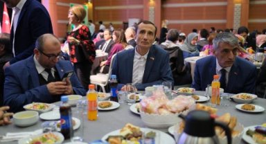 AK Parti İstanbul İl Başkanlığı'nda 'engelsiz iftar programı' düzenlendi