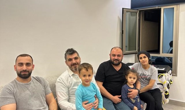 AK Parti Kuveyt SKM Başkanlığından Kuveyt'e gelen depremzede aileye ziyaret