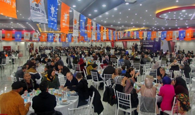 AK Parti teşkilatları iftar yemeğinde buluştu