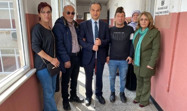 AK Parti'li görme engelli milletvekili adayı Cemal Donat esnaf ve STK'ları ziyaret etti
