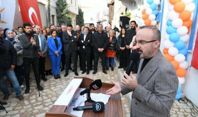 AK Parti'li Turan'dan Gökçeada'ya gelen Yunanistan Dışişleri Bakanı Dendias'a Bozcaada daveti