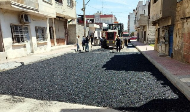 Akdeniz'de asfalt çalışmaları hız kazandı