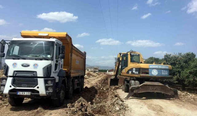 Akdeniz'de yol açma çalışmaları sürüyor