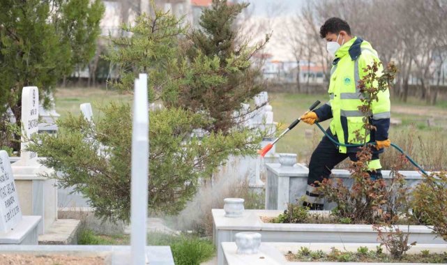 Aksaray Belediyesinden mezarlıklarda bayram temizliği