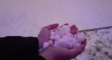 Aksaray'da dolu yağışı, kent beyaza büründü