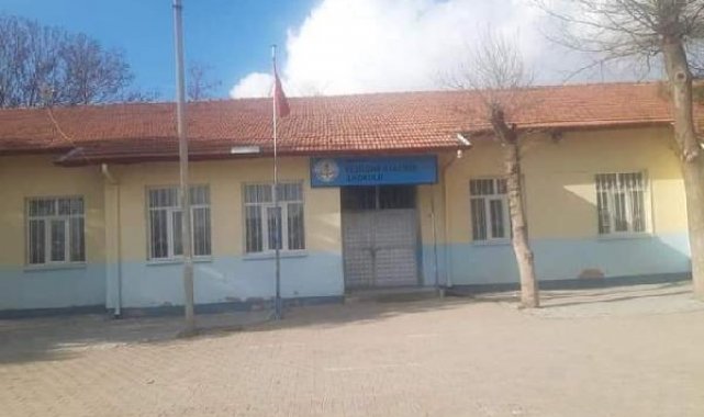 Aksaray'da ilkokula 'deprem riski' tahliyesi