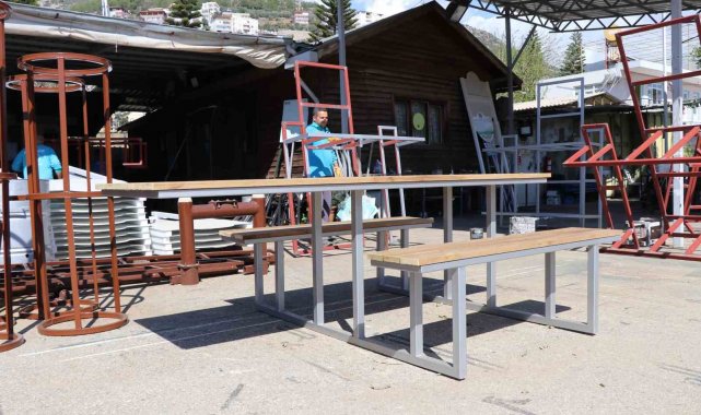 Alanya Belediyesi'nden, park ve mesire alanlarına engelli bireyler için özel piknik masası