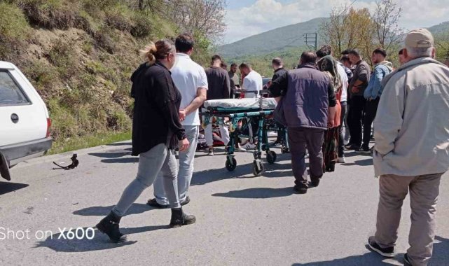 Alaplı'da motosiklet otomobille çarpıştı: 2 yaralı