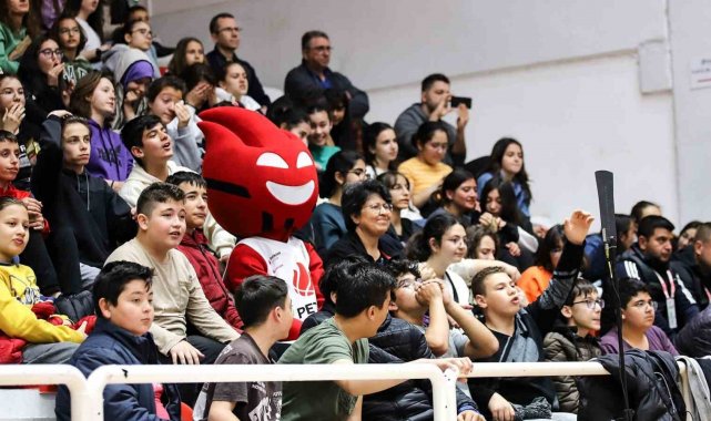 Aliağa Petkimspor, taraftarı önünde kazanmaya devam ediyor