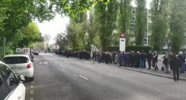 Almanya'dan sonra en çok Türk seçmenin bulunduğu Fransa'da oy verme işlemi devam ediyor