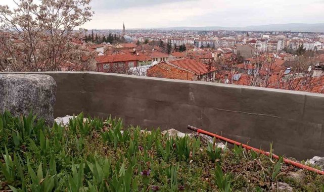 Alperen komutanlarından Arap Baba'nın kabri şerifi için başlatılan düzenleme çalışmaları tamamlandı