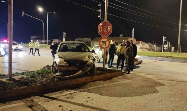 Amasya'da iki otomobil çarpıştı: 5 yaralı