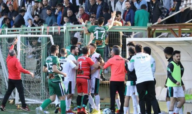 Amatör lig maçında taraftarlar arasında bıçaklı kavga: 2 yaralı