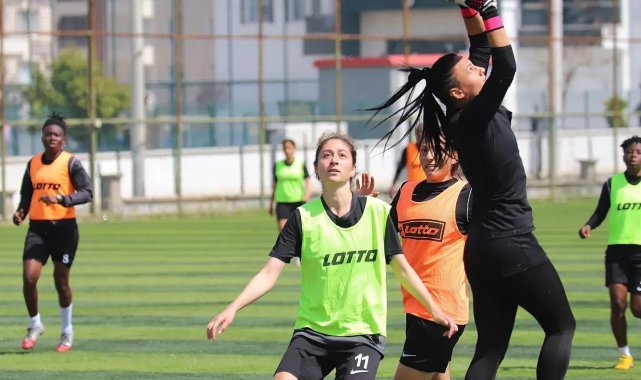 Amedspor Kadın Futbol Takımı, play-off hazırlıklarına başladı