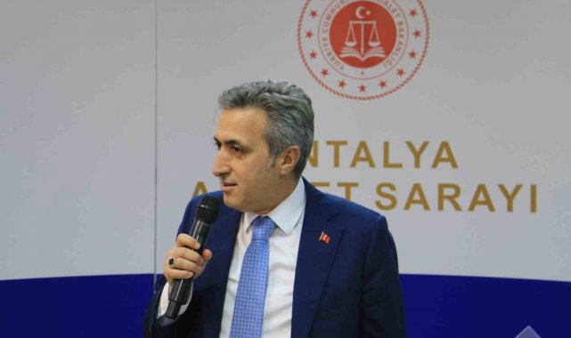 Antalya adliyesi çalışanları iftarda bir araya geldi