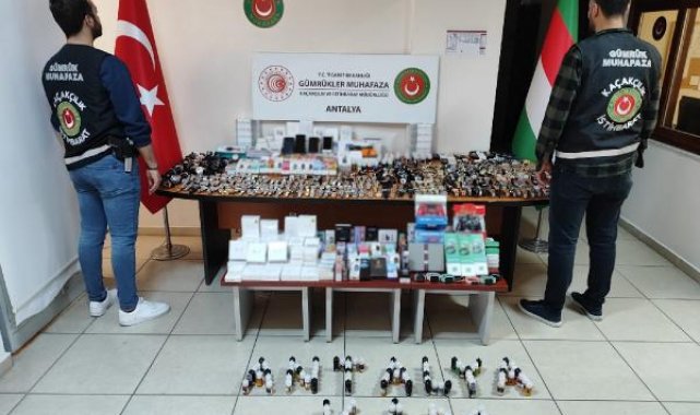Antalya'da 1 milyon 526 bin TL'lik kaçak eşya ele geçirildi