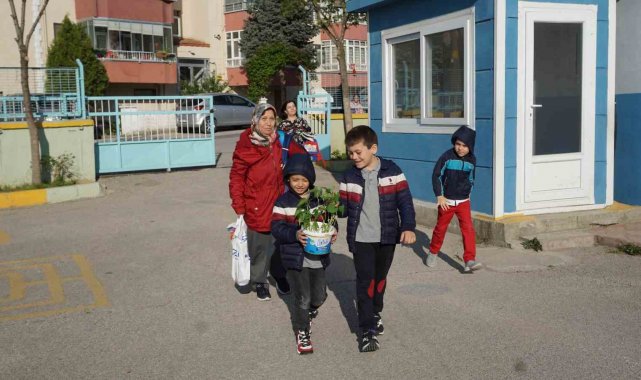Ara tatil sona erdi, öğrenciler yeniden ders başı yaptı