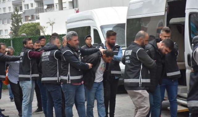 Arkadaşlarıyla sohbet etmek için gittiği oto yıkamacıda silahlı saldırıda öldü