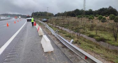 Arnavutköy'de bariyerlere çarpan cip yol kenarına uçtu