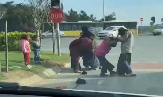 Arnavutköy'de dilencilerin kavgası kamerada