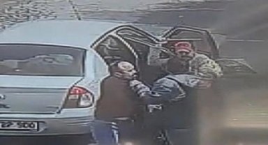 Arnavutköy'de iş arkadaşını sokak ortasında bıçakladı
