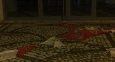Ataşehir'de CHP seçim bürosuna saldırı
