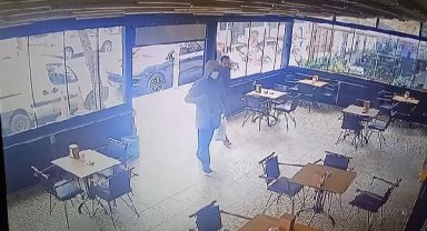 Ataşehir'de kafedeki sadaka kutusunu çalan şüpheli kamerada