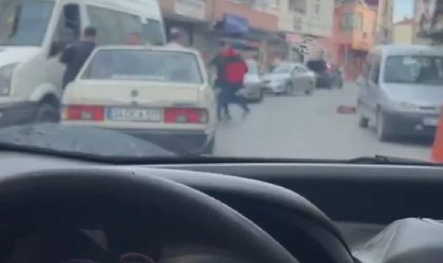 Ataşehir'de yol verme kavgası kamerada