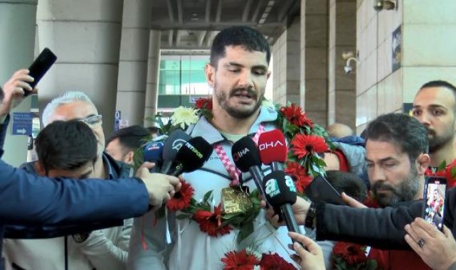 Avrupa şampiyonu Taha Akgül'e Ankara'da coşkulu karşılama
