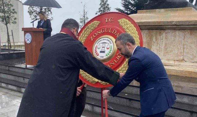 Avukatlar günü sağanak yağış altında kutlandı
