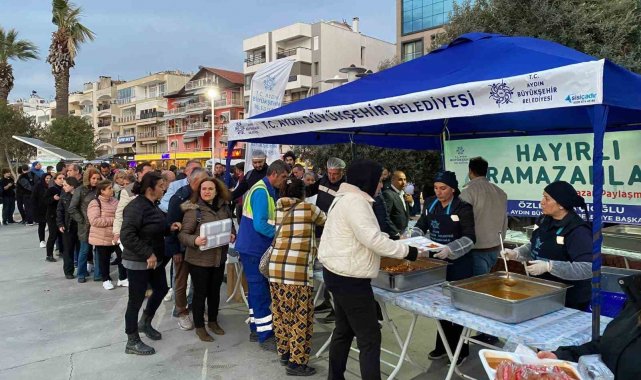 Aydın Büyükşehir Belediyesi iftar sofralarında vatandaşlarla buluşmayı sürdürüyor