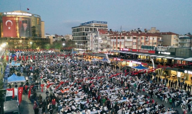 Aydınlılar, Büyükşehir'in iftar sofralarında bir araya geldi
