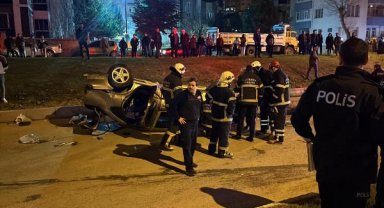 Aynı yöne giden otomobiller çarpıştı: 1 ölü, 6 yaralı