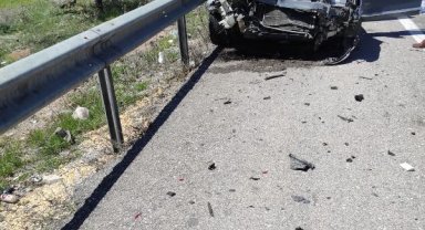 Aynı yöne giden otomobiller çarpıştı: 1 ölü, 6 yaralı