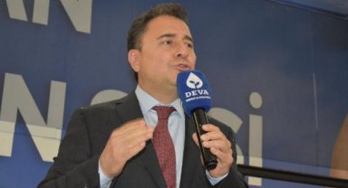 Babacan: Bütün gençler adına 'Bebecan' olmaktan gurur duyuyorum