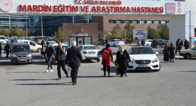 Babasının geri manevra yaptığı kamyonetin altında kalıp, öldü