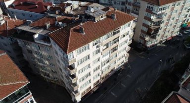 Bahçelievler'de boşaltılan 6 katlı bina havadan fotoğraflandı