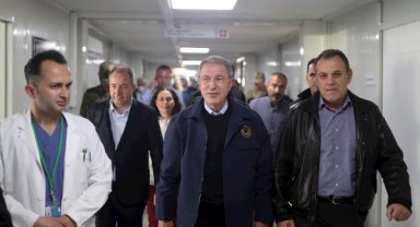 Bakan Akar, Hatay'da Yunanistan Savunma Bakanı ile bir araya geldi