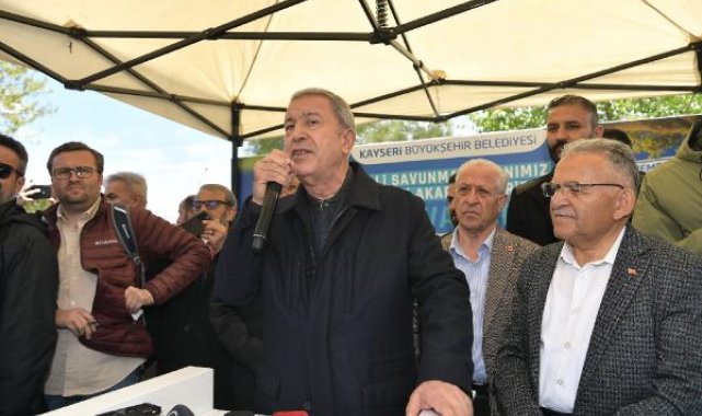 Bakan Akar: Koltuk uğruna zihinlerini değiştirdiler