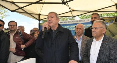 Bakan Akar: Koltuk uğruna zihinlerini değiştirdiler