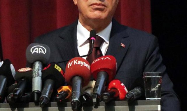 Bakan Akar: Mehmetçiğin nefesi teröristlerin ensesinde