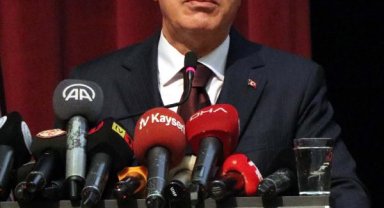 Bakan Akar: Mehmetçiğin nefesi teröristlerin ensesinde