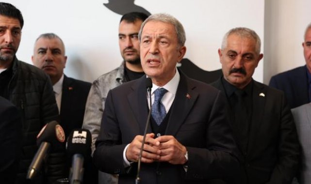 Bakan Akar: Teröristler kan ağlıyor, bitecekler