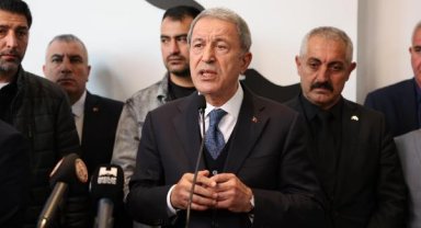 Bakan Akar: Teröristler kan ağlıyor, bitecekler
