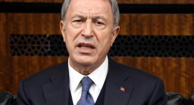 Bakan Akar: Terörle arasına mesafe koyamayanlara karşıyız