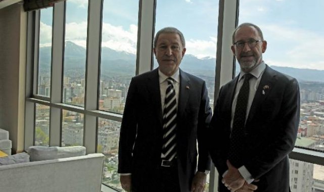 Bakan Akar, Yeni Zelandalı mevkidaşı ile görüştü