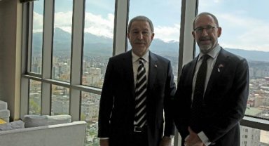 Bakan Akar, Yeni Zelandalı mevkidaşı ile görüştü